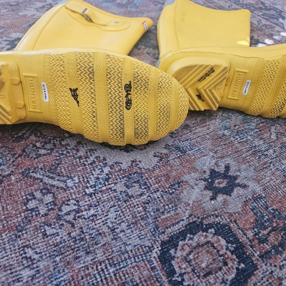 Hunter Yellow Boots - Picture 5 of 11